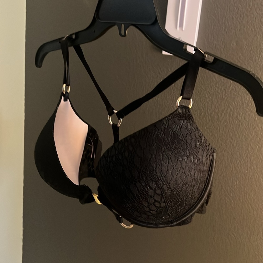 1 hour sale. Victoria’s Secret, 34DD, black bra, cage, gold rings, lift, sexy - Picture 7 of 7